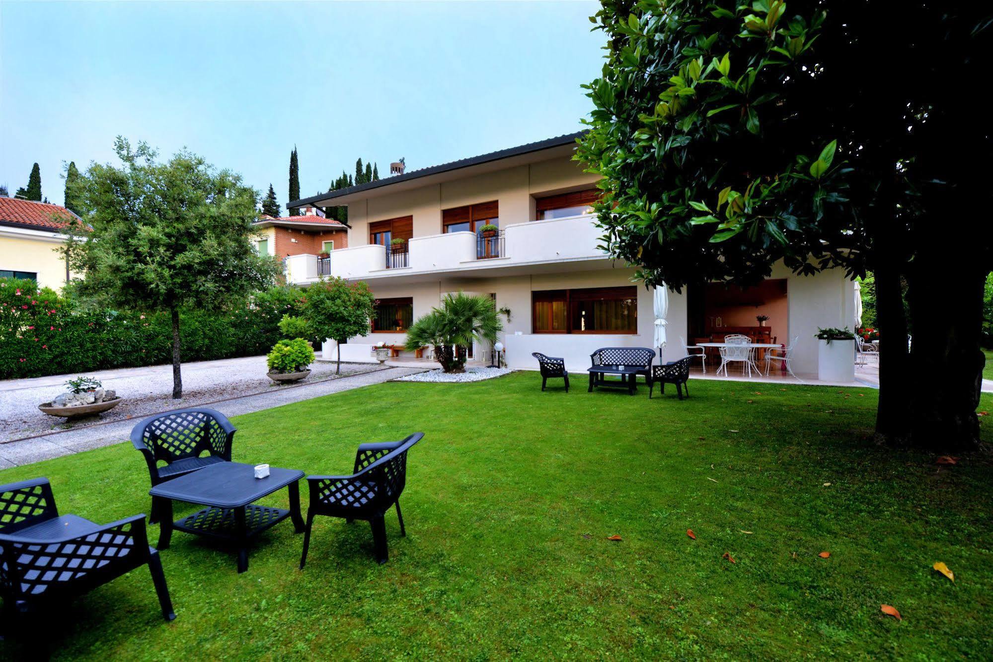 B&B Villa Bianca Sona Bagian luar foto