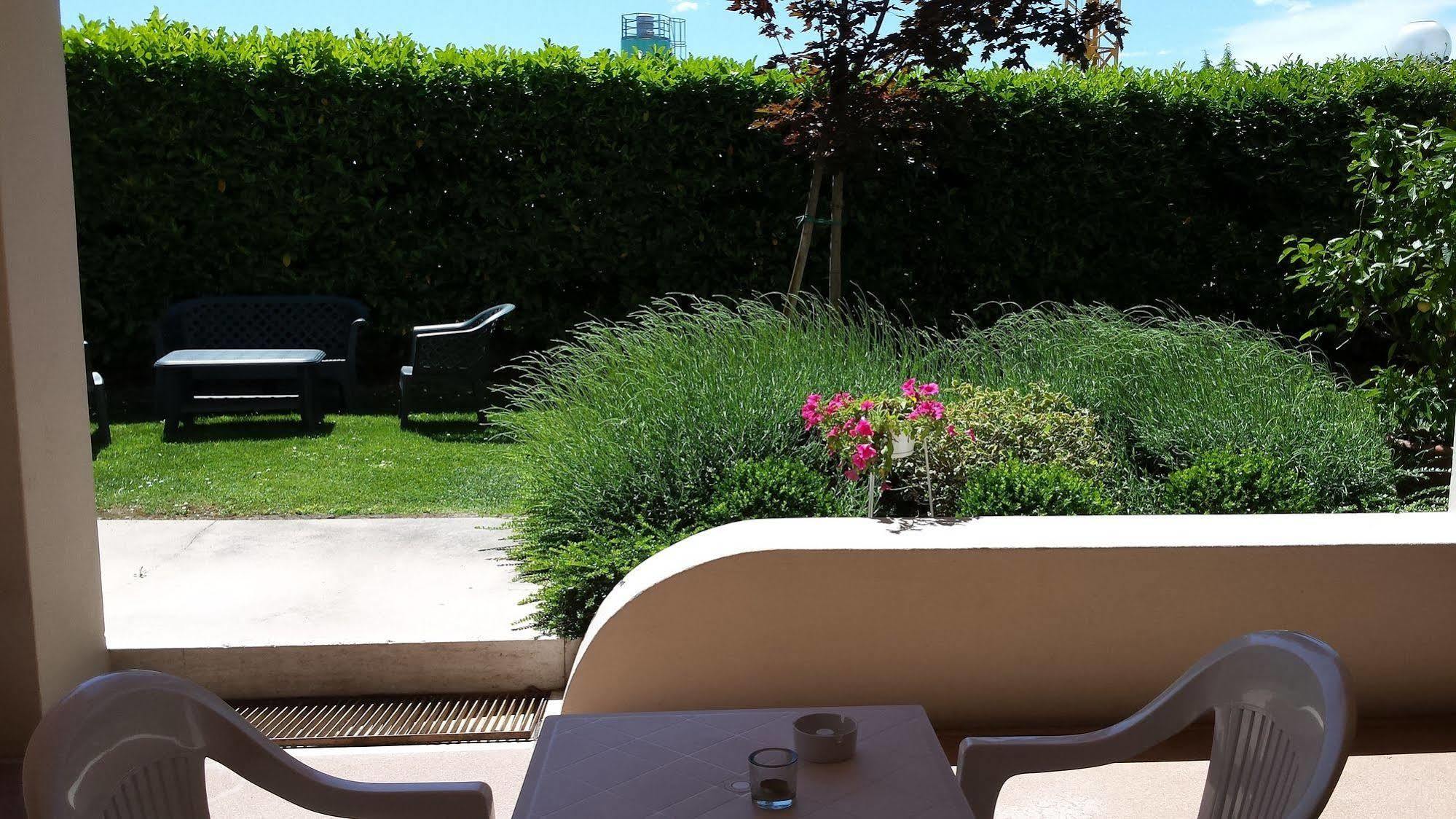 B&B Villa Bianca Sona Bagian luar foto
